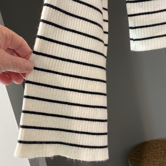 Top Shop Cowl Neck Sweater - Sz 4, Like-New Condition - Picture 2 of 3